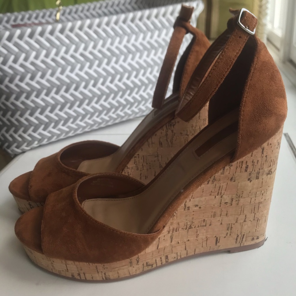 Brown Corkscrew Wedges